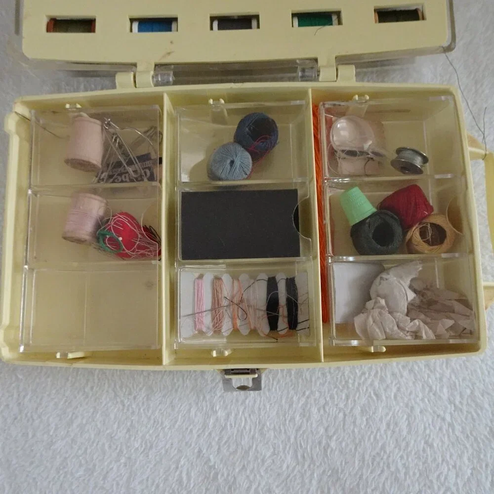 MCM Sewing Box Filled With VTG Thread & Notions William Thomas Plastic Latched